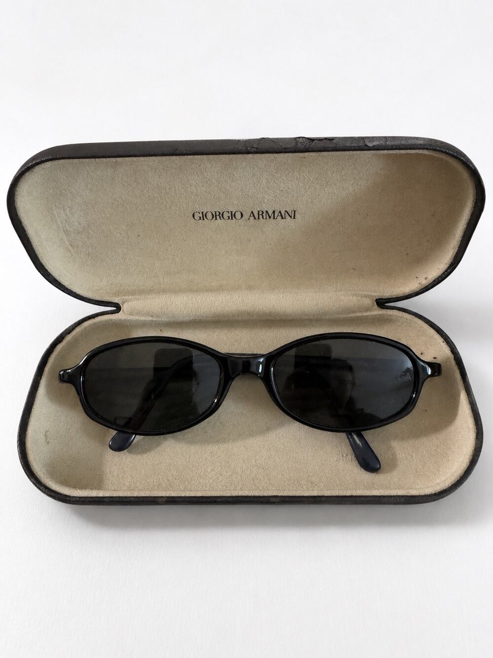 Giorgio Armani Vintage 2040-S Oval Black Sunglasses Made In France w/ Case